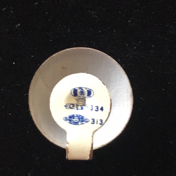 3/$15 ⭐️ Vintage Red Cross pins 100 year anniversary and volunteer - Picture 4 of 5